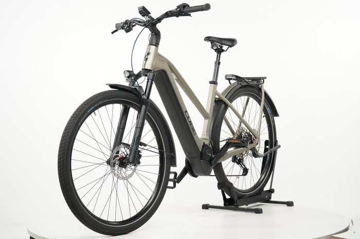 CUBE Kathmandu Hybrid Pro 750