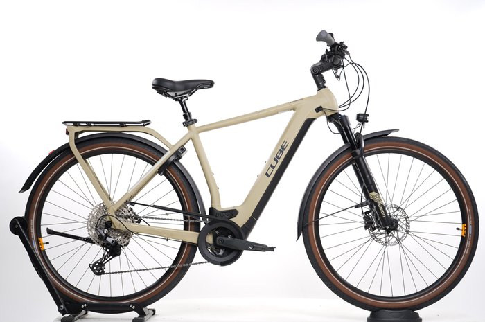 Cube Kathmandu Hybrid Pro 625