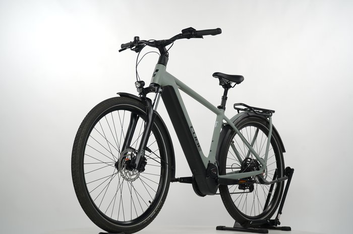 Cube Kathmandu Hybrid ONE 750