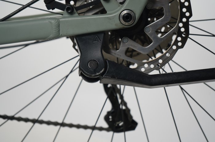 Cube Kathmandu Hybrid ONE 625