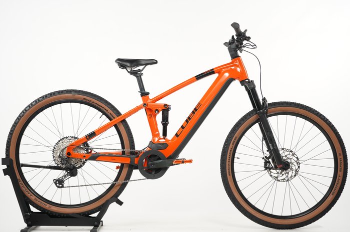 CUBE Stereo Hybrid 120 Race 750