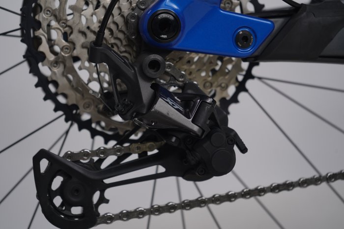 CUBE Stereo Hybrid 160 HPC Actionteam 750 27.5