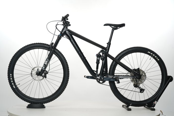 Ghost Riot Trail Essential