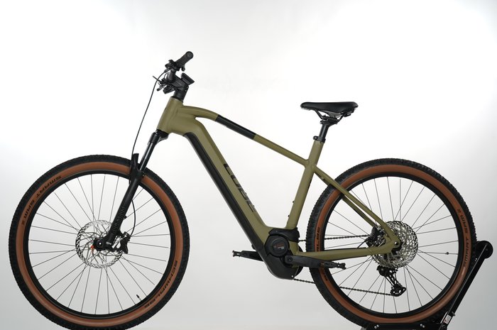 CUBE Reaction Hybrid Race 750