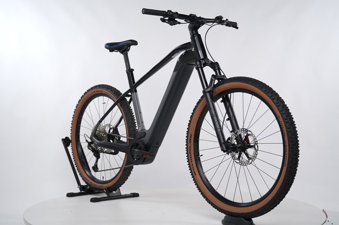 Cube Reaction Hybrid SLT 750 29