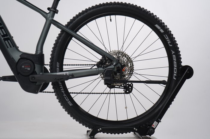 Cube Touring Hybrid Pro 625