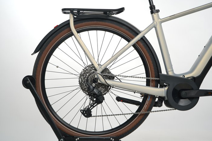 Cube Touring Hybrid Pro 625