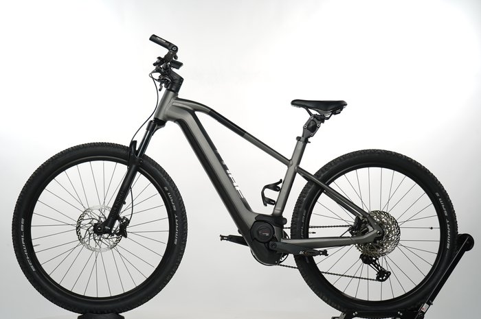 CUBE Reaction Hybrid Race 750