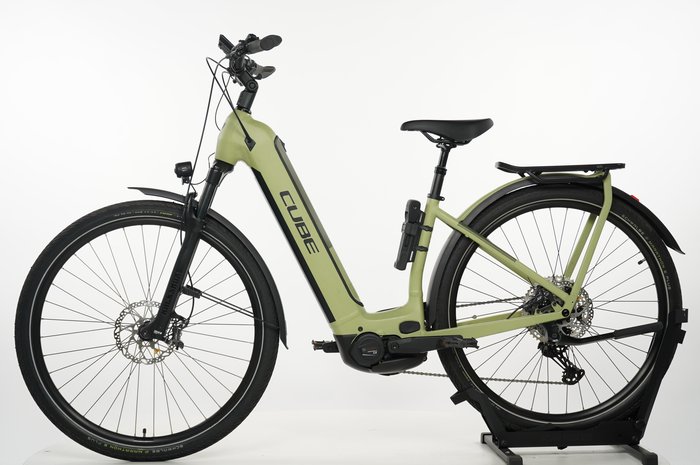 CUBE Kathmandu Hybrid SLX 750