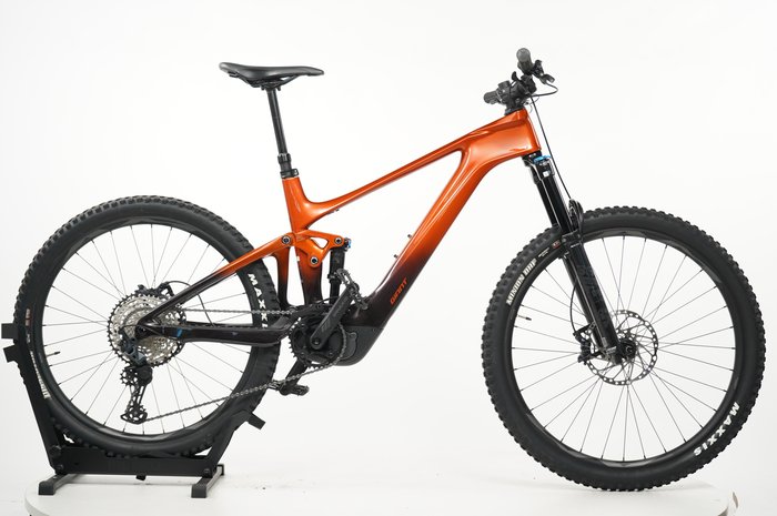 Giant Trance E