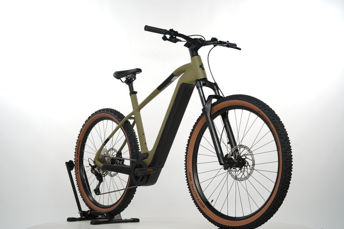CUBE Reaction Hybrid Race 750