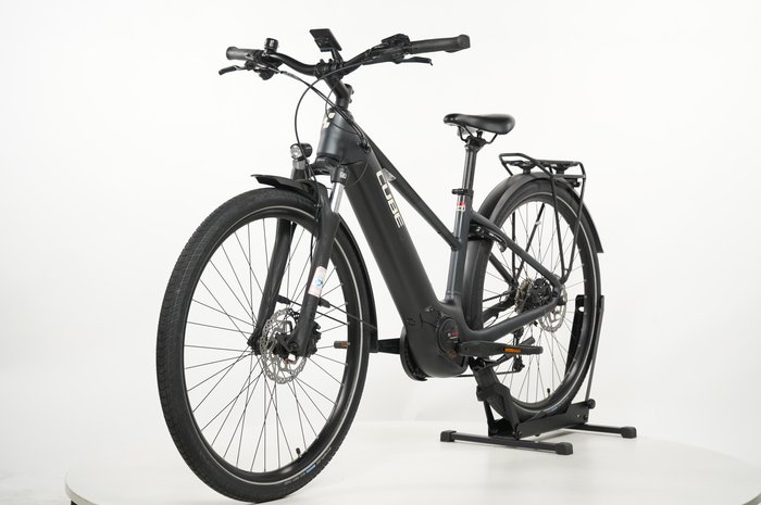 CUBE Touring Hybrid ONE 625