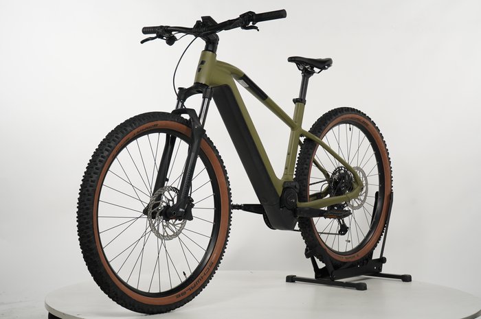 CUBE Reaction Hybrid Race 750