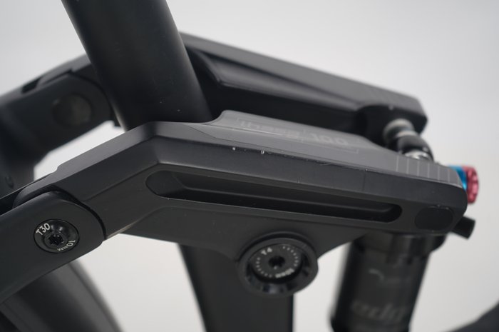 CENTURION Lhasa E R860i EQ