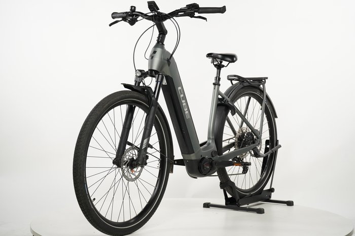 CUBE Kathmandu Hybrid Pro 750