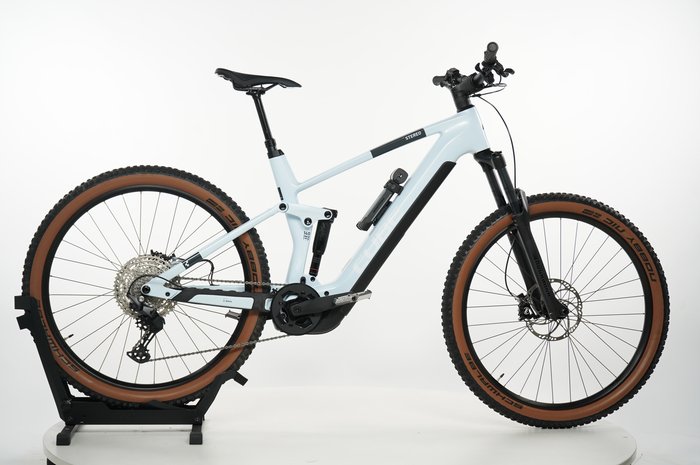 CUBE Stereo Hybrid 140 HPC Pro 625