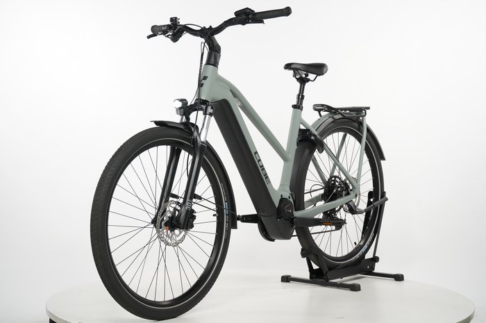 CUBE Kathmandu Hybrid ONE 750