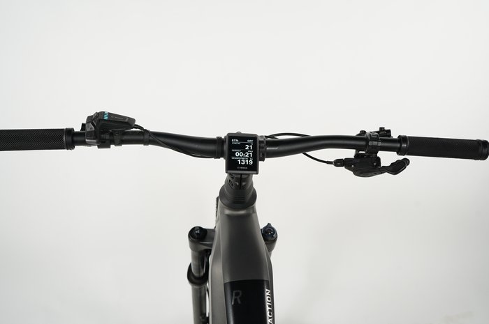 CUBE Reaction Hybrid Race 750