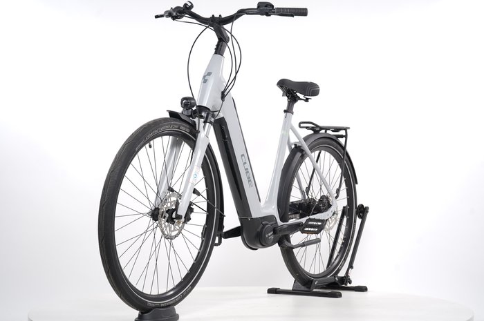 Cube Supreme Hybrid ONE 400 Easy Entry