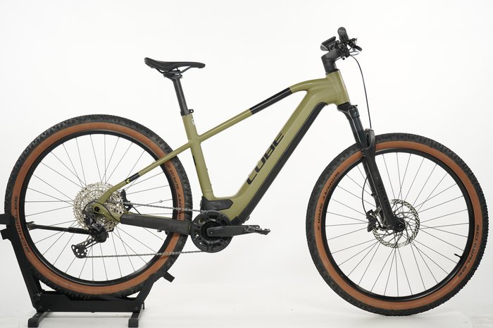 CUBE Reaction Hybrid Race 750