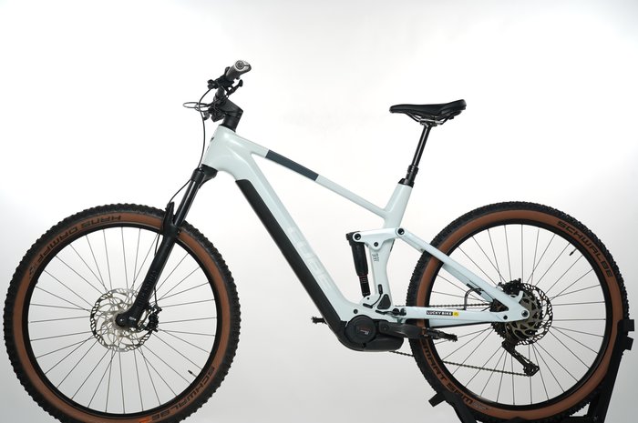 CUBE Stereo Hybrid 140 HPC Pro 750