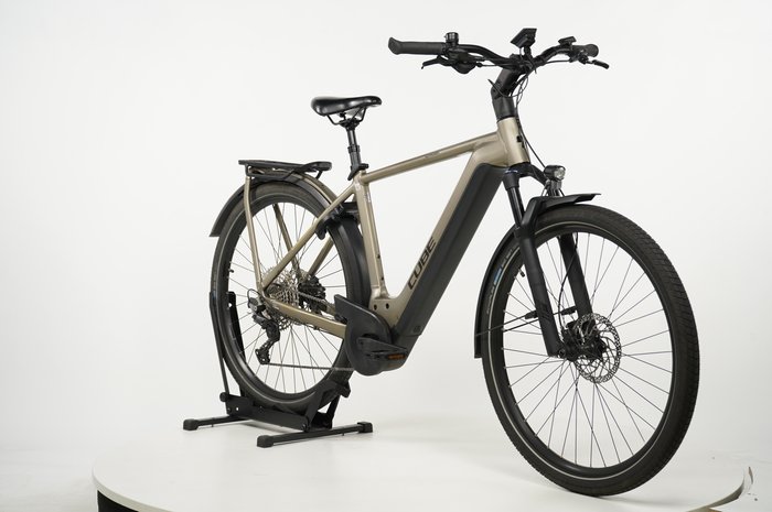 CUBE Kathmandu Hybrid Pro 625