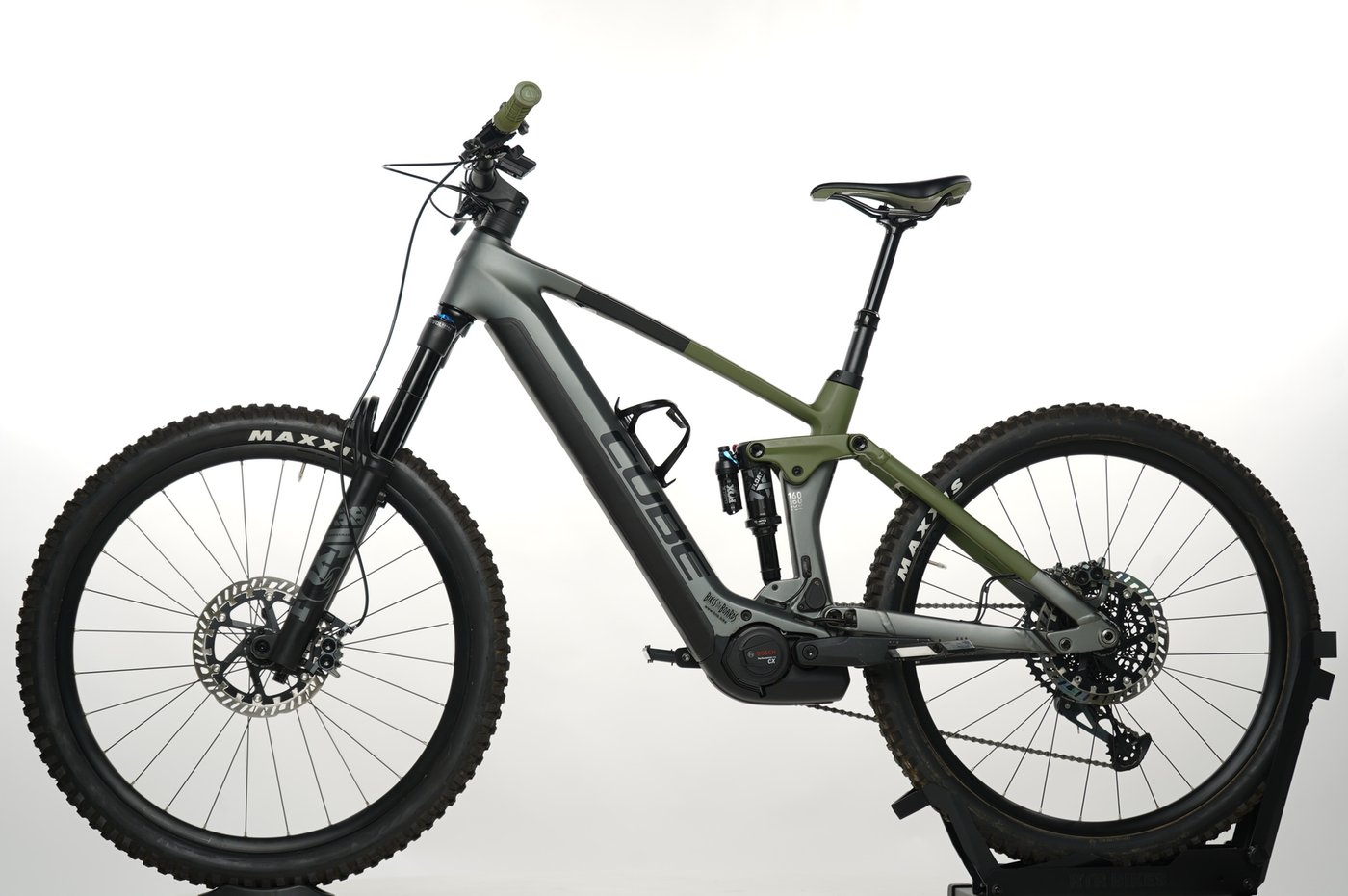 https://images.cdn.europe-west1.gcp.commercetools.com/b8f70299-e4ee-4e48-8388-0bd81b1aed37/img-ixxGVdLq-zoom.jpg