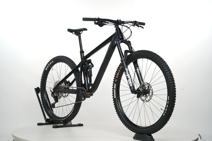 Ghost Riot Trail Essential