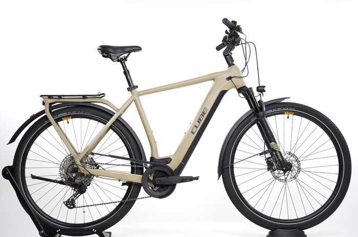 Cube Kathmandu Hybrid Pro 625