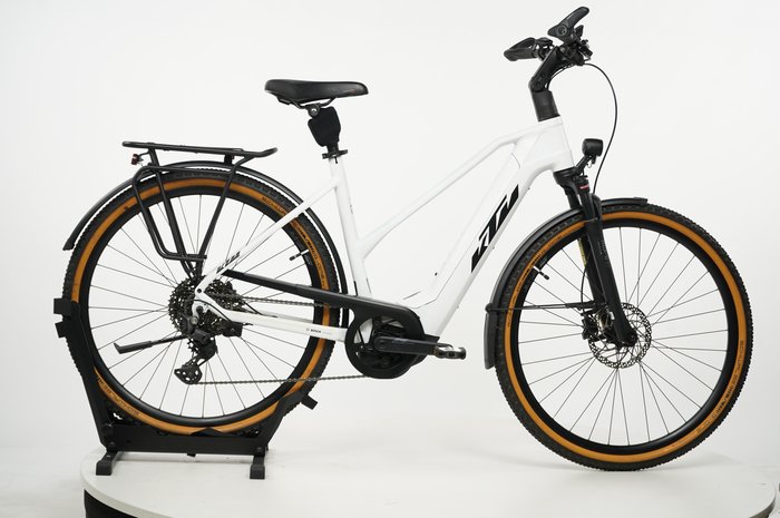 KTM CENTO 10 Plus