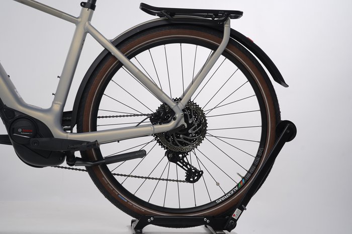 Cube Touring Hybrid Pro 625