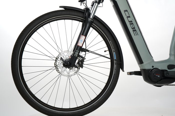 CUBE Kathmandu Hybrid 45 750