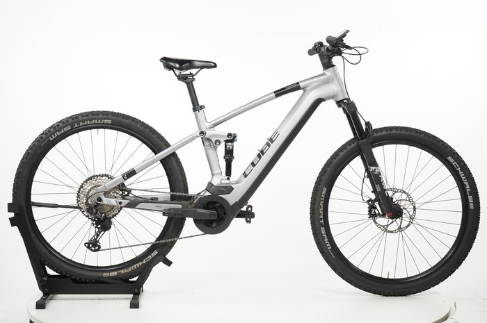 CUBE Stereo Hybrid 120 Race 750