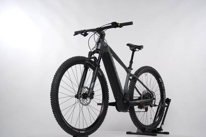 Cube Reaction Hybrid Pro