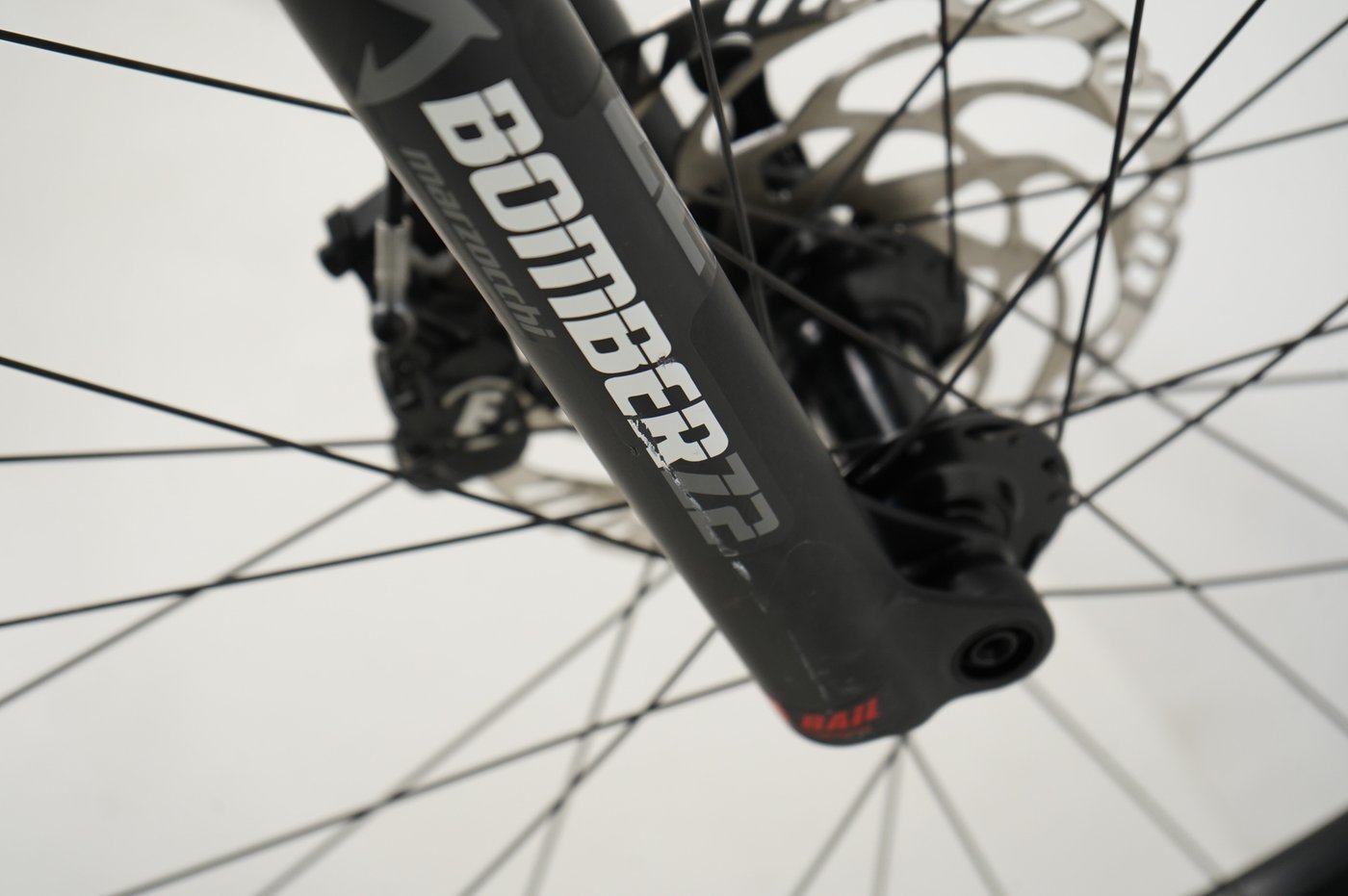 https://images.cdn.europe-west1.gcp.commercetools.com/b8f70299-e4ee-4e48-8388-0bd81b1aed37/img-o0KIegva-zoom.jpg