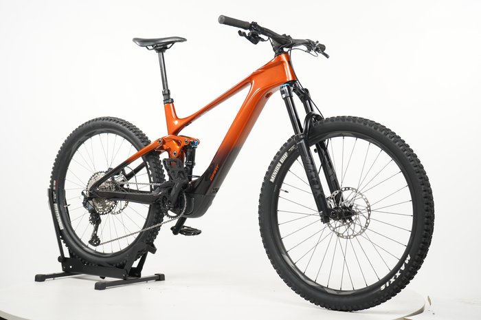 Giant Trance E