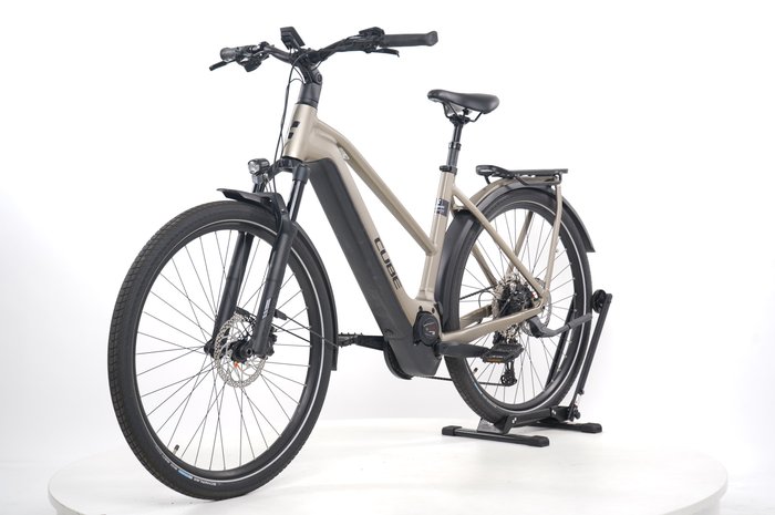 Cube Kathmandu Hybrid Pro 750