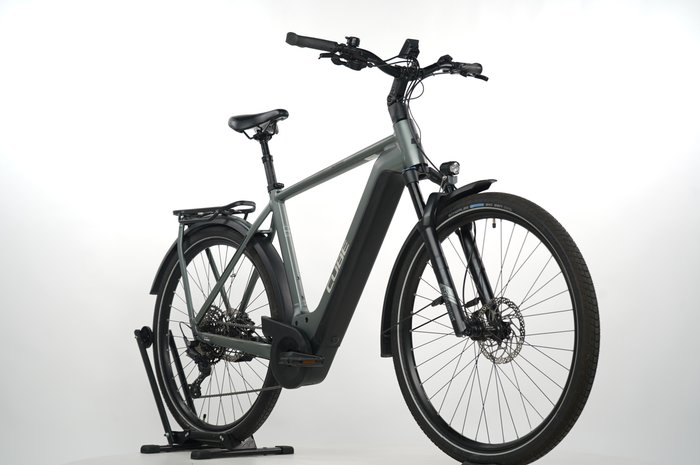 Cube Kathmandu Hybrid Pro 750