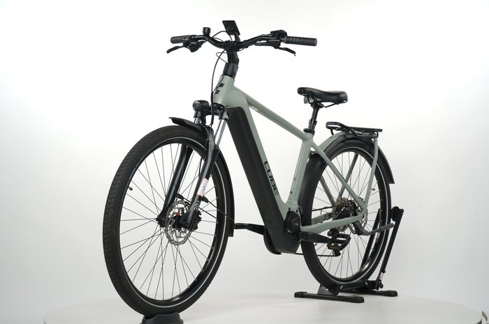 Cube Kathmandu Hybrid ONE 625