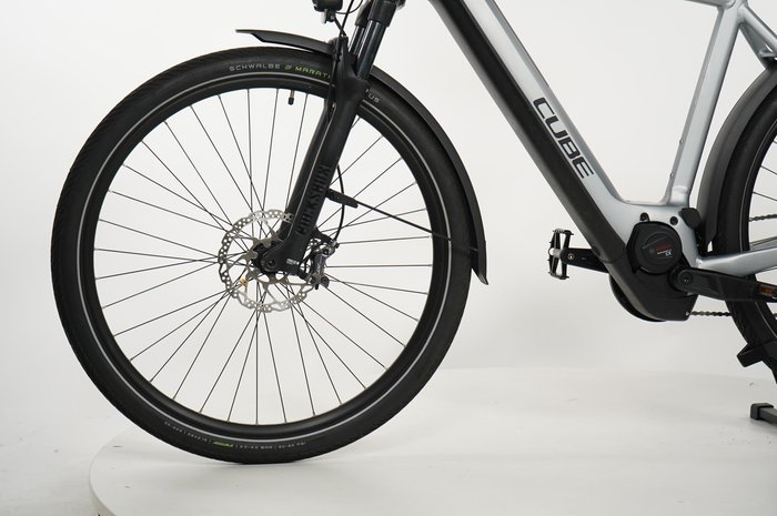 CUBE Kathmandu Hybrid SLX