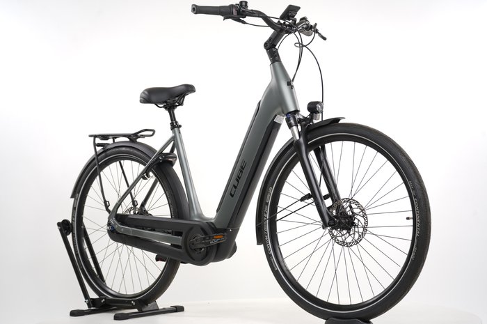 Cube Supreme Hybrid Pro 625