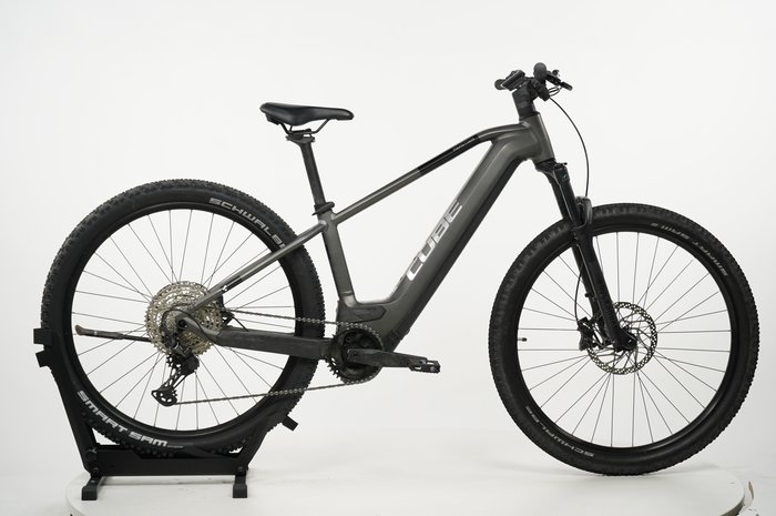 CUBE Reaction Hybrid Race 750