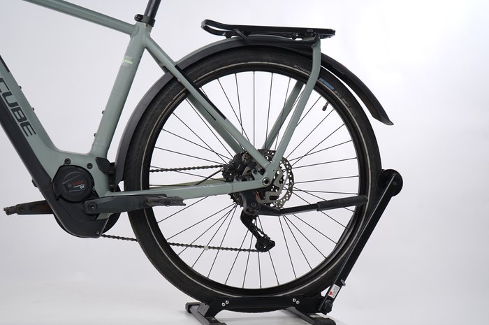 Cube Kathmandu Hybrid ONE 625