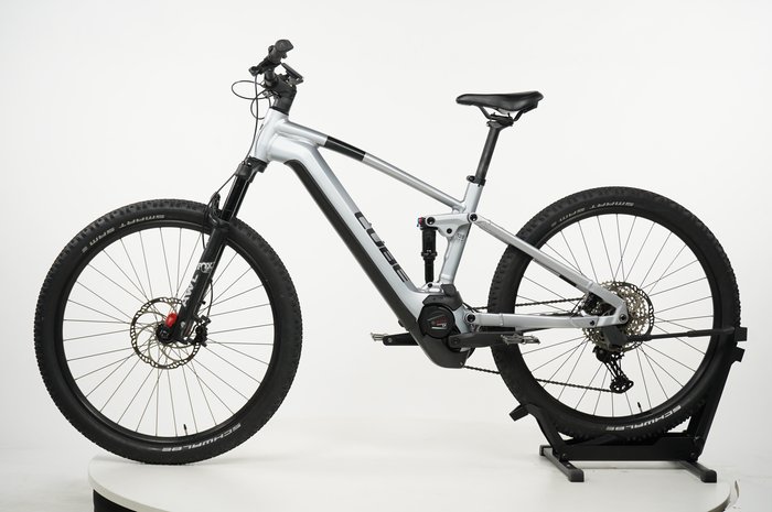 CUBE Stereo Hybrid 120 Race 750