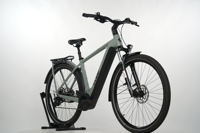 Cube Kathmandu Hybrid ONE 750