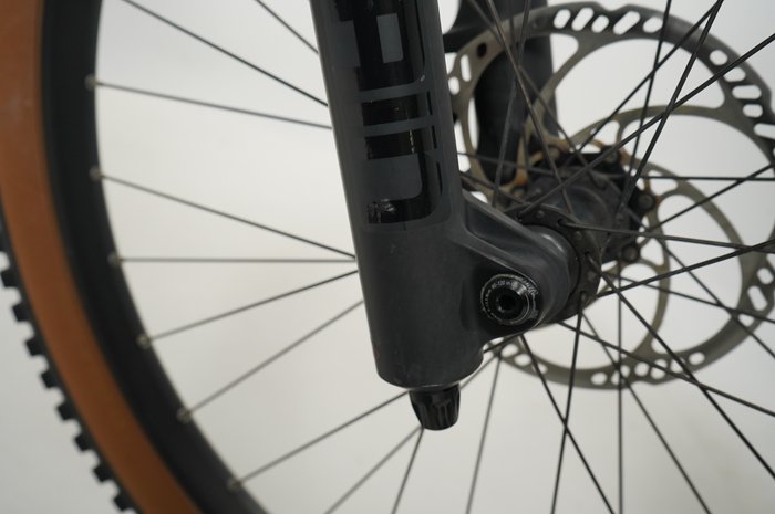 CUBE Stereo Hybrid 160 HPC Race 750 27.5