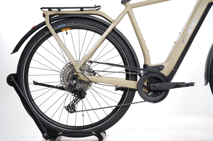 Cube Kathmandu Hybrid Pro 625