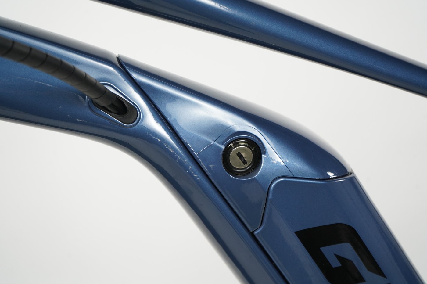 https://images.cdn.europe-west1.gcp.commercetools.com/b8f70299-e4ee-4e48-8388-0bd81b1aed37/img-uA9tWX_z-zoom.jpg