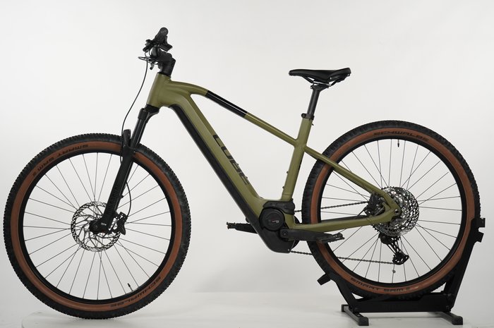 CUBE Reaction Hybrid Race 750