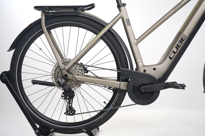 Cube Kathmandu Hybrid Pro 750